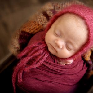 Newborn baby photography in bonnet newborn photography in east yorkshire beautiful newborn photoshoot