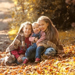 Outdoor location photography with children’s portraits